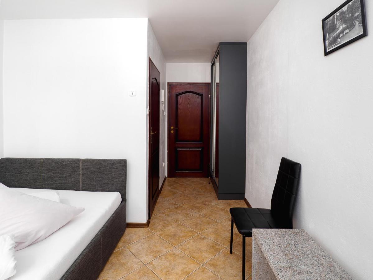 "Apollo" - Domki, Apartamenty I Pokoje Z Klimatyzacja Krynica Morska Exterior photo